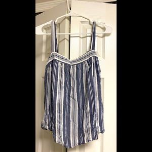 Universal thread tank top size large.